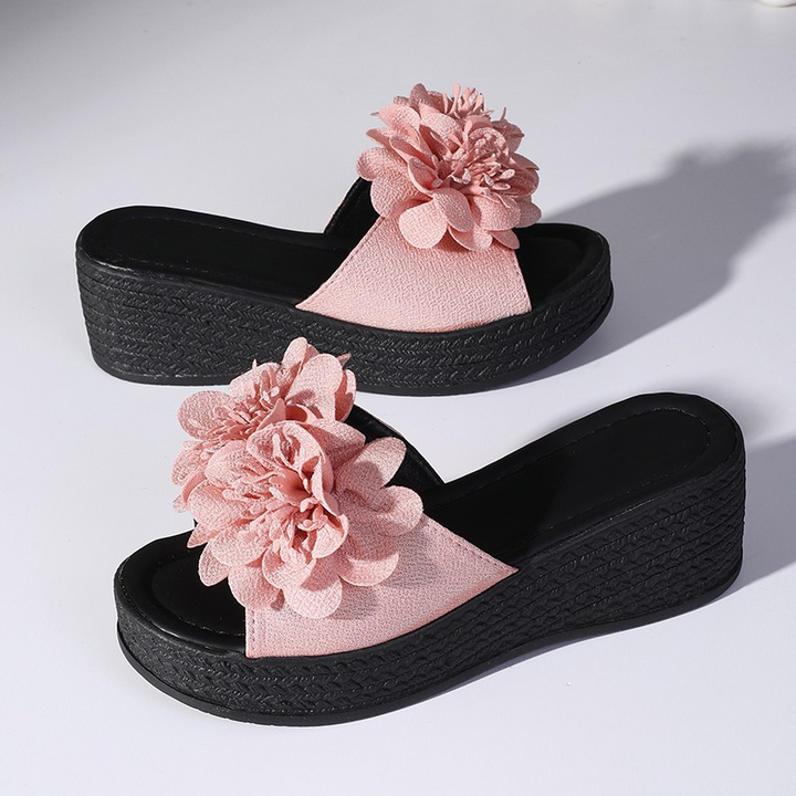 Penelope Platform Slide